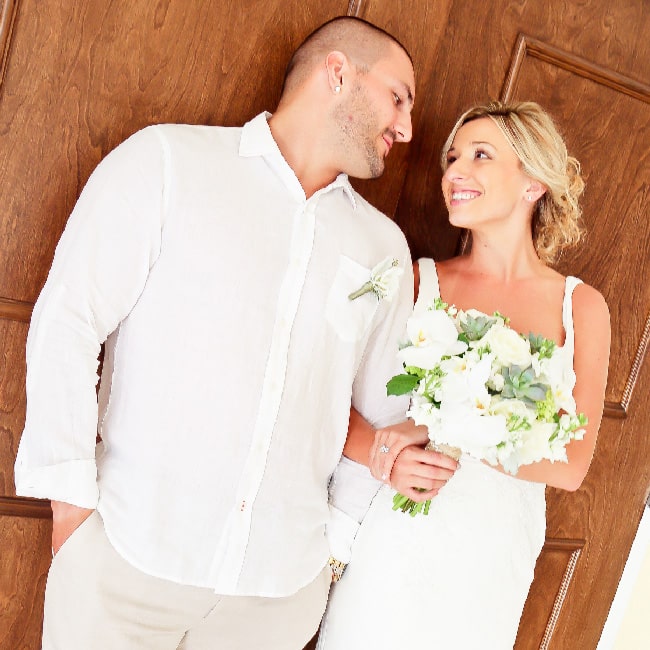 13 Best Couple Entry Ideas You Must Save to get Stunning Wedding Photos |  WeddingBazaar